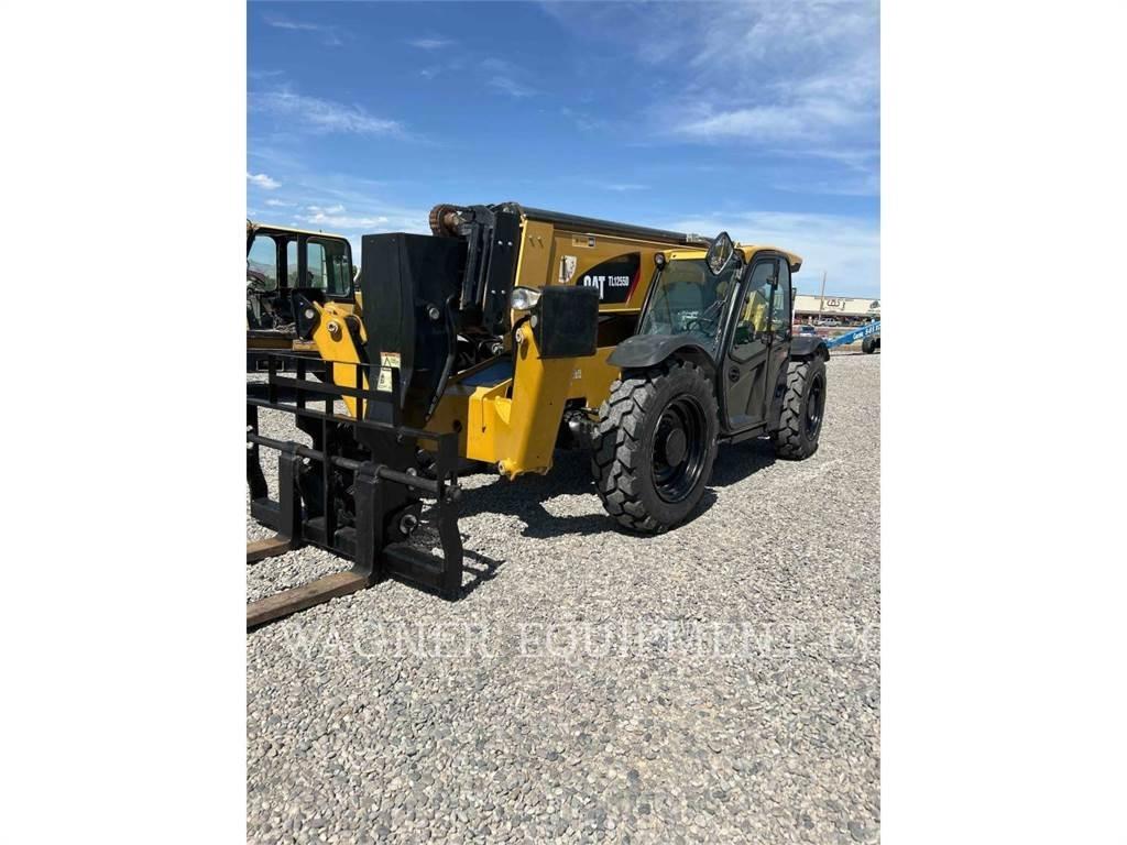 CAT TL1255D Teleskopické manipulátory