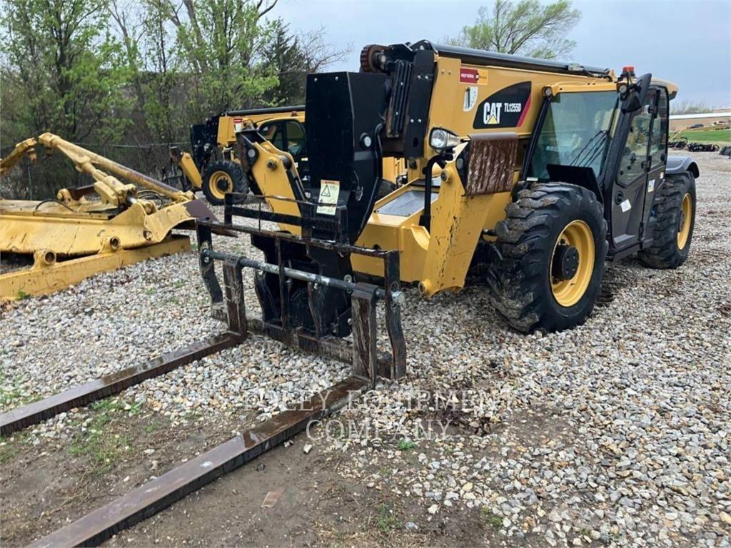 CAT TL1255DC Teleskopické manipulátory