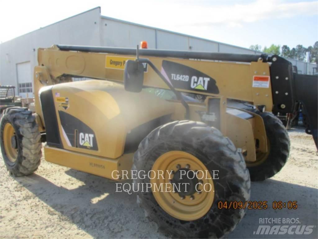 CAT TL642D Teleskopické manipulátory
