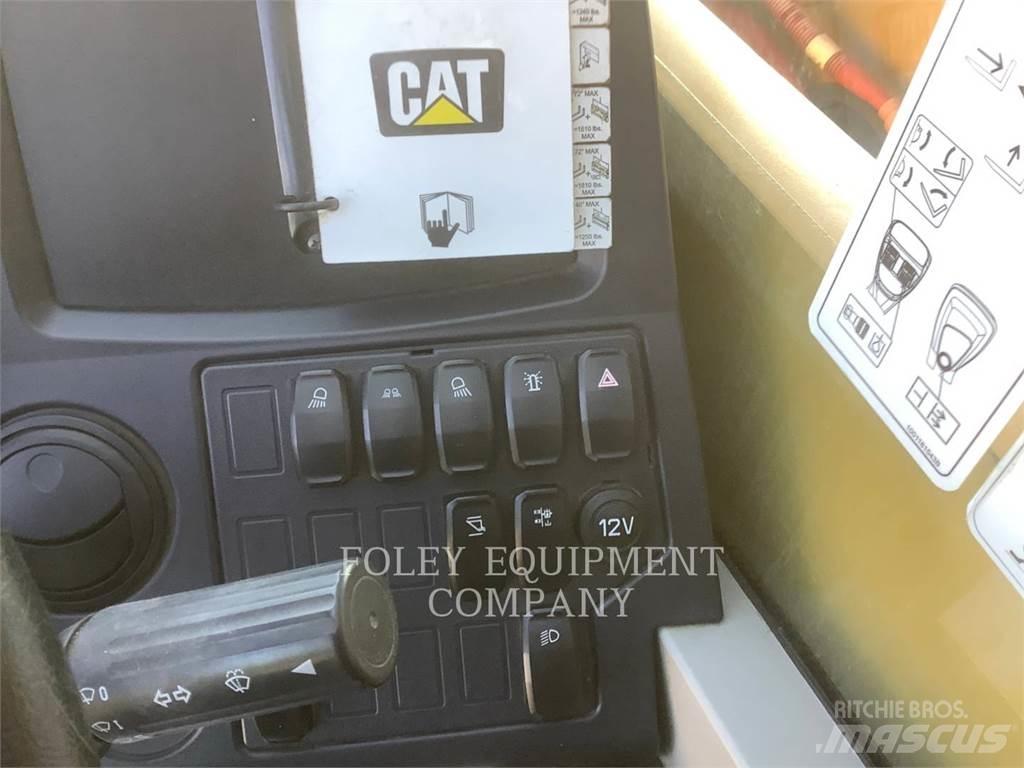 CAT TL642DC Teleskopické manipulátory