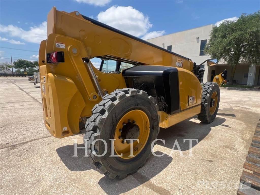 CAT TL943 Kolesové nakladače