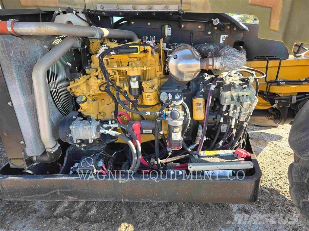 CAT TL943C Teleskopické manipulátory