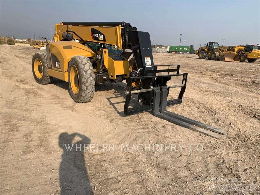 CAT TL943D CB Teleskopické manipulátory