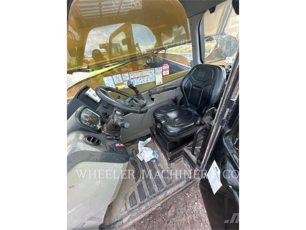 CAT TL943D CB Teleskopické manipulátory