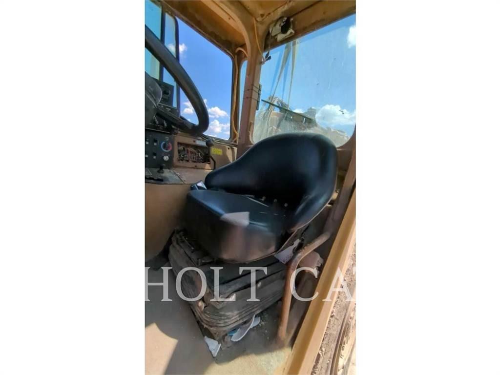 CAT W00 613C Skrejpre