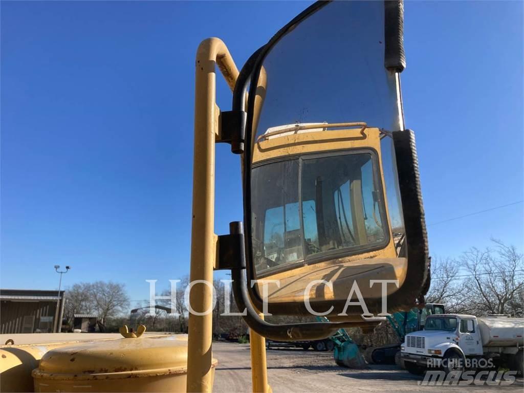 CAT W00 613C Skrejpre