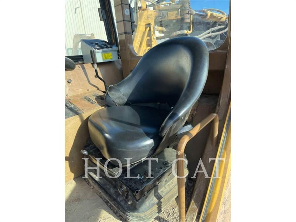CAT W00 613C Skrejpre