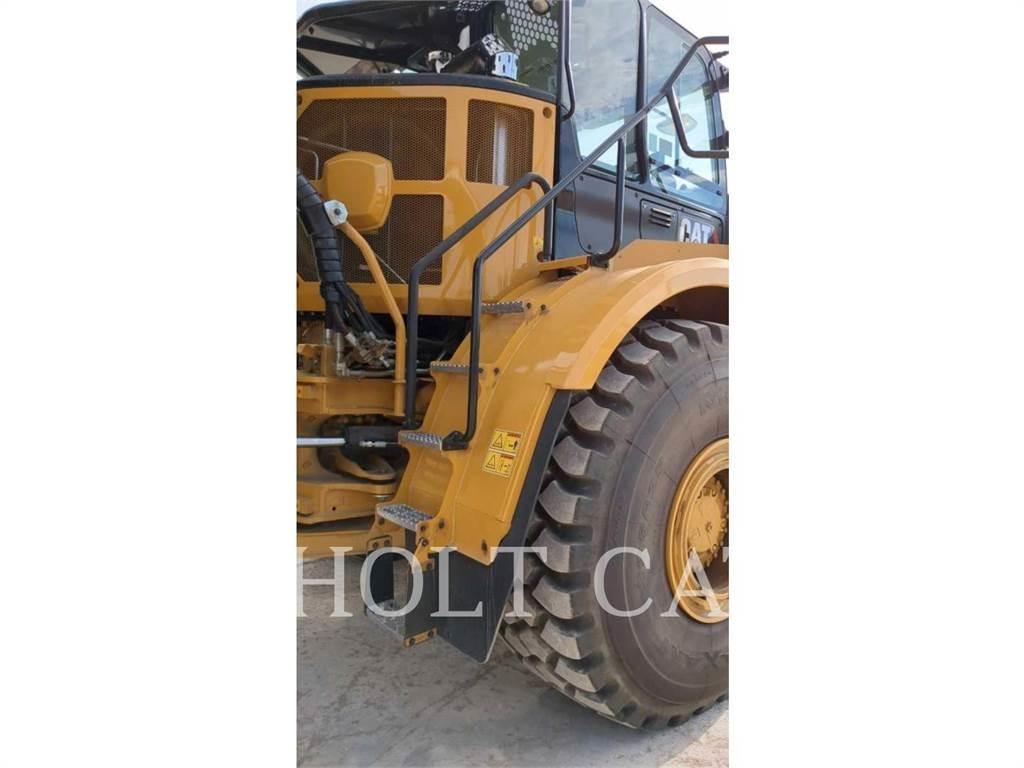 CAT W00 740GC Cisternové nákladné vozidlá