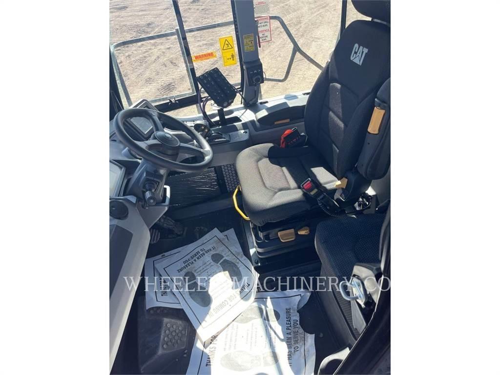 CAT WT 740 GC Cisternové nákladné vozidlá