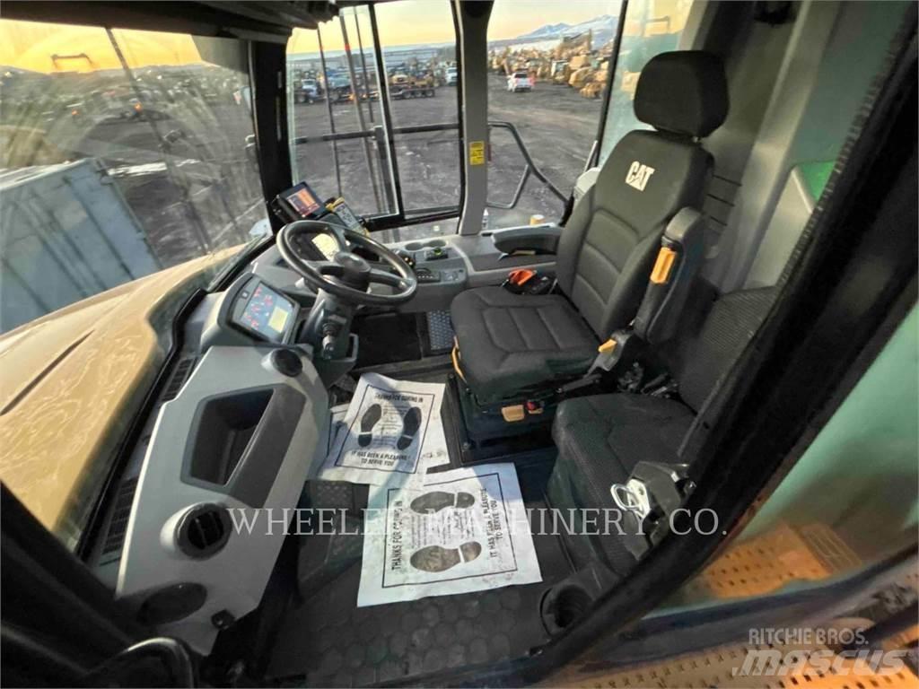 CAT WT 740 GC Cisternové nákladné vozidlá