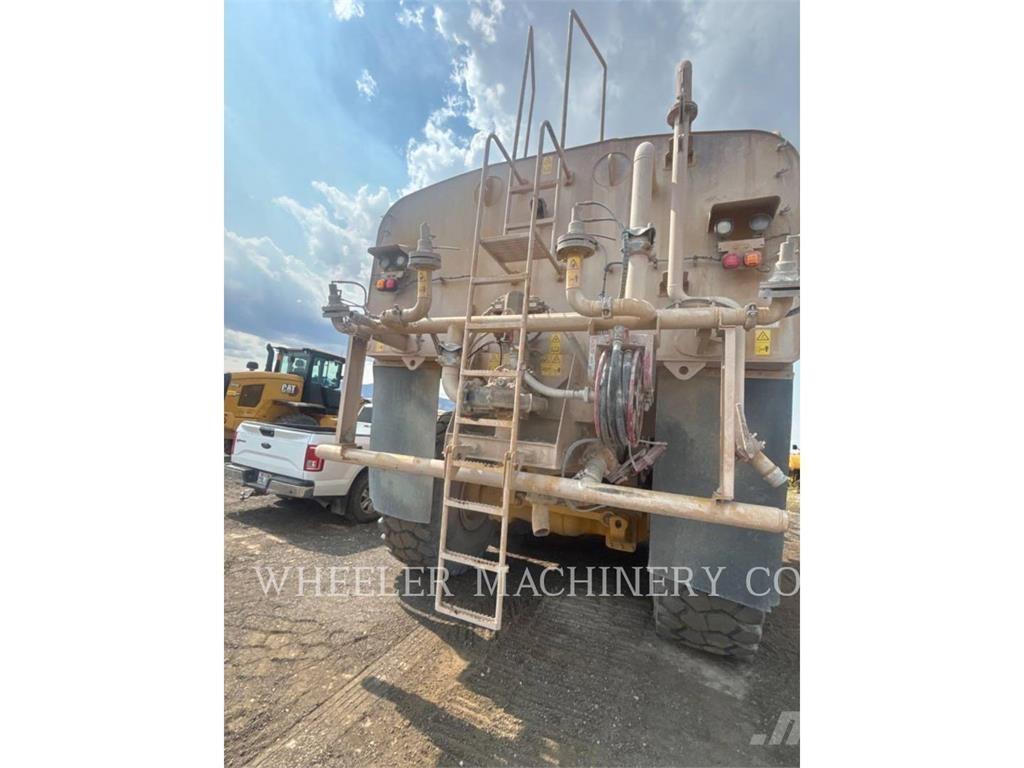 CAT WT 740 GC Cisternové nákladné vozidlá