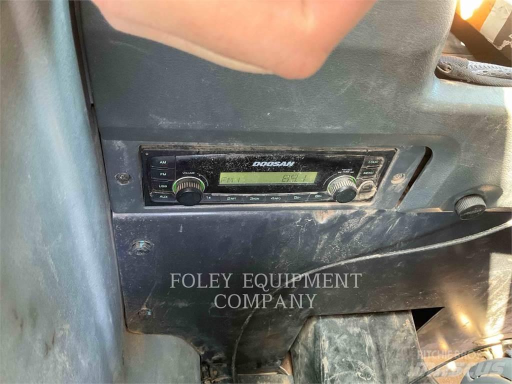 Doosan DX490LC5 Pásové rýpadlá