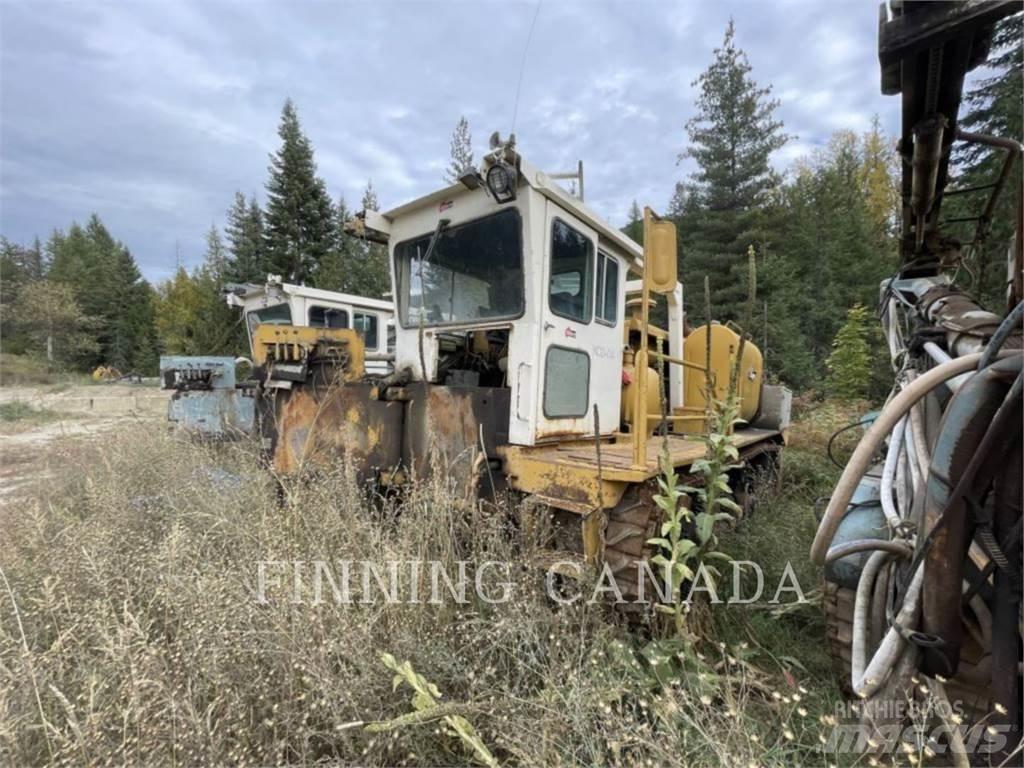 Finning M40 Povrchové vrtné súpravy