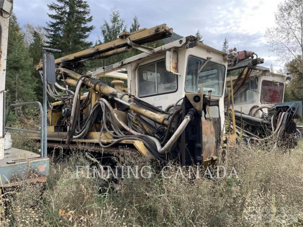 Finning M40 Povrchové vrtné súpravy