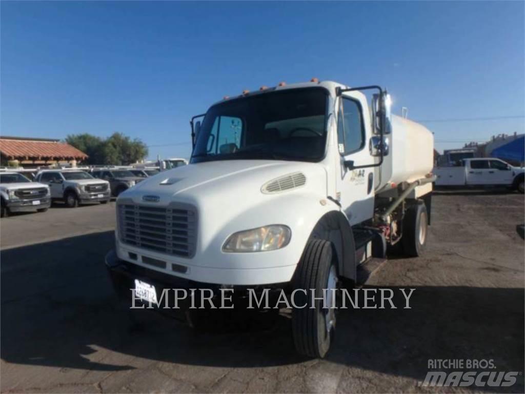 Freightliner 2K WT Cisternové nákladné vozidlá
