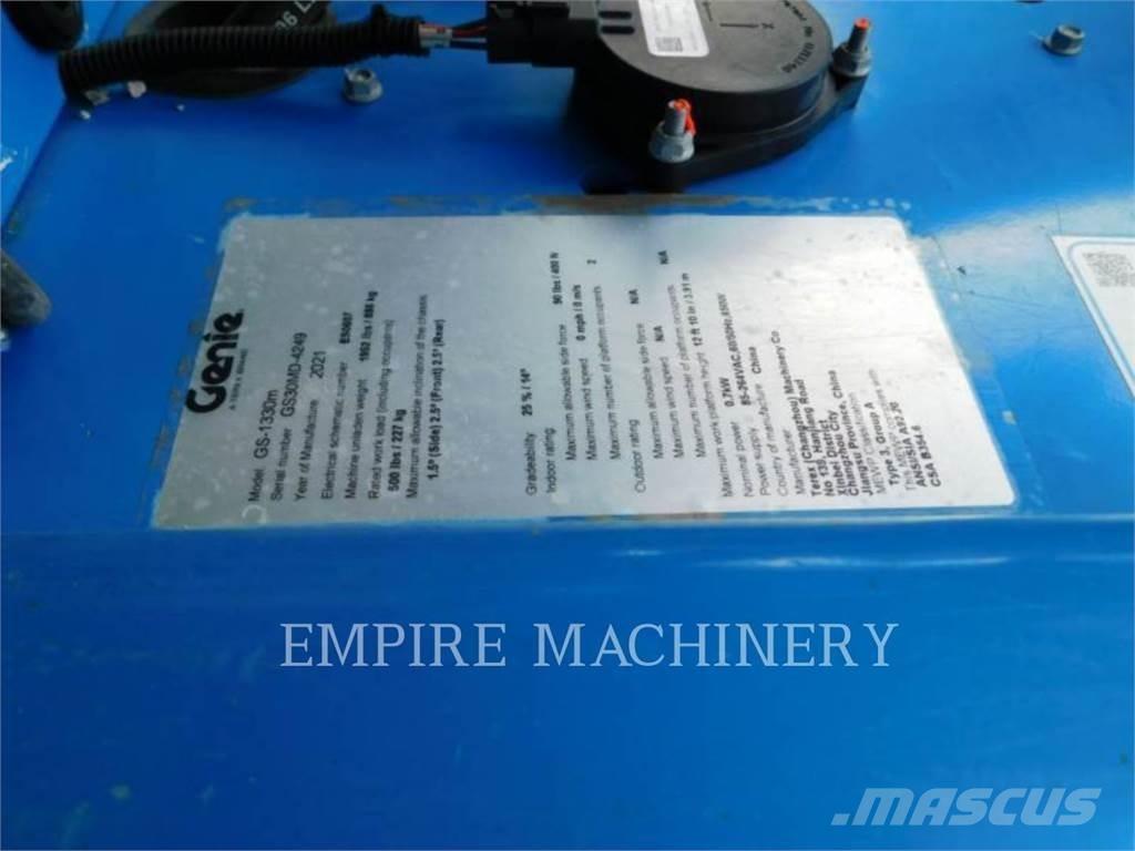 Genie GS1330 Kĺbové plošiny