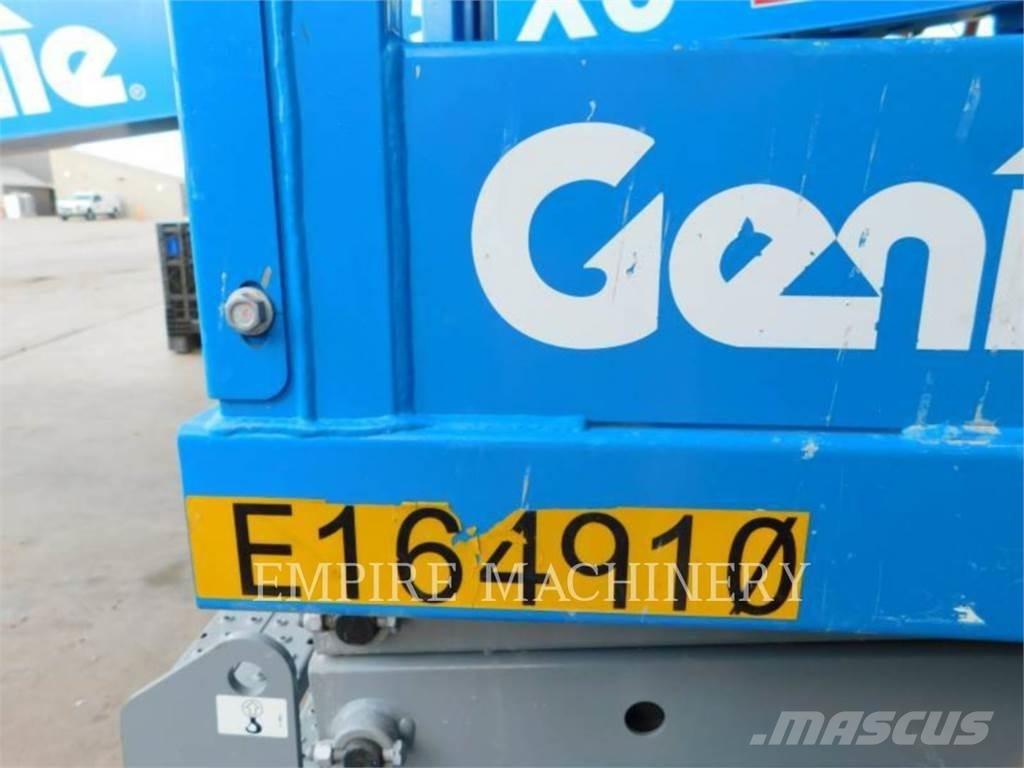 Genie GS1330 Kĺbové plošiny