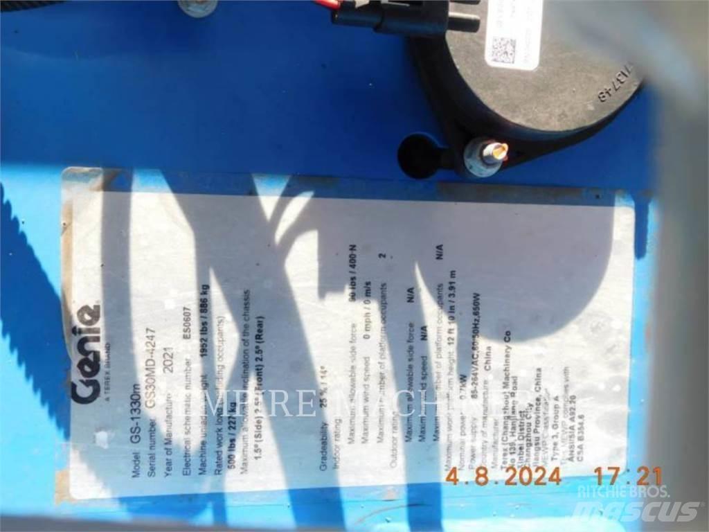 Genie GS1330 Kĺbové plošiny