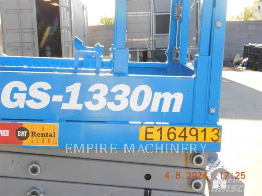 Genie GS1330 Kĺbové plošiny