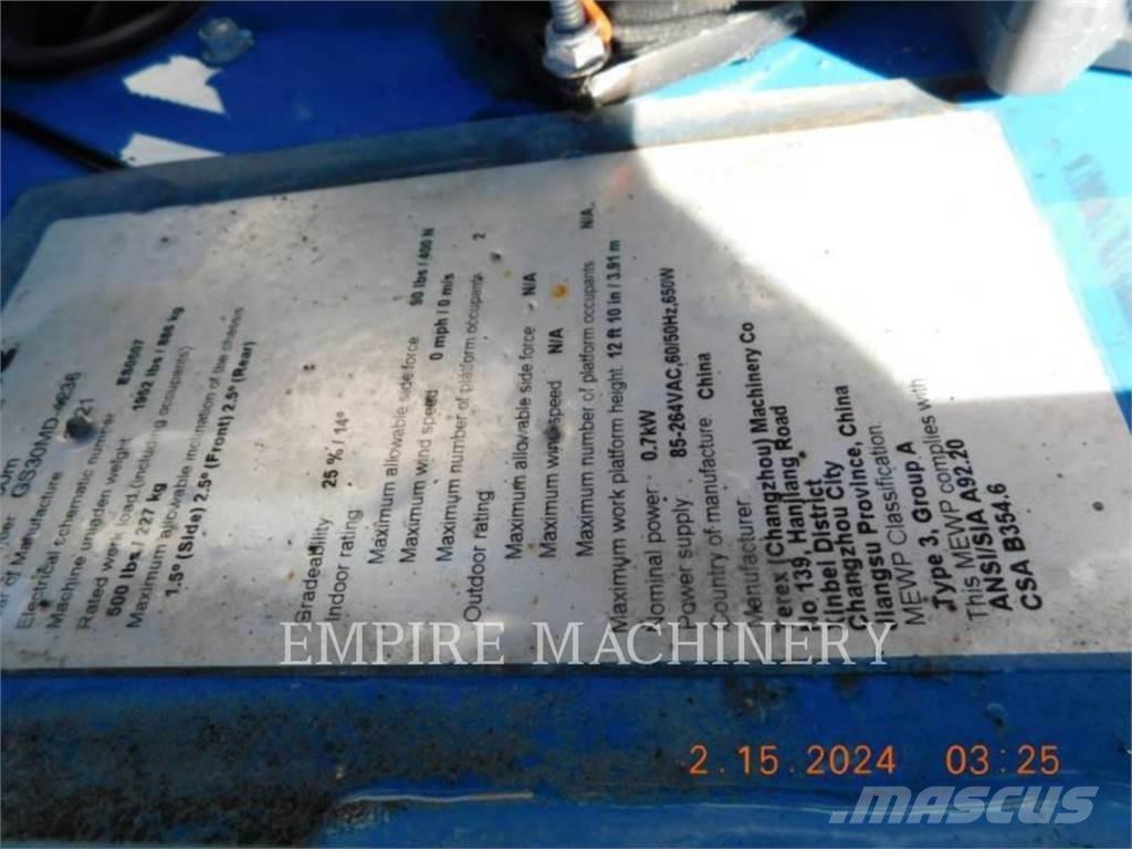 Genie GS1330 Kĺbové plošiny