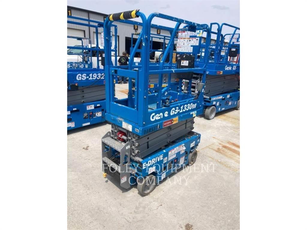 Genie GS1330 Nožnicové zdvíhacie plošiny