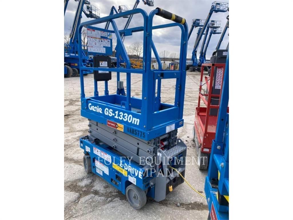 Genie GS1330 Nožnicové zdvíhacie plošiny