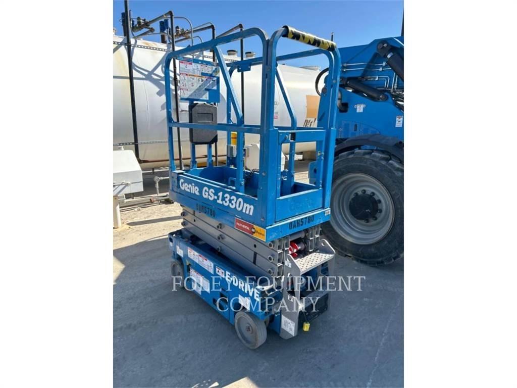 Genie GS1330 Nožnicové zdvíhacie plošiny
