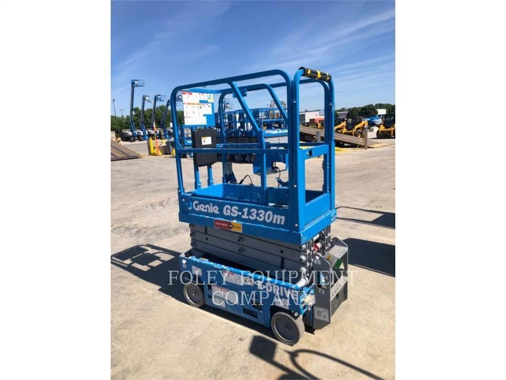 Genie GS1330 Nožnicové zdvíhacie plošiny