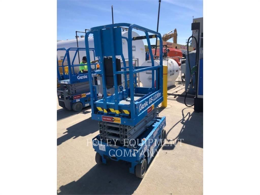 Genie GS1330 Nožnicové zdvíhacie plošiny