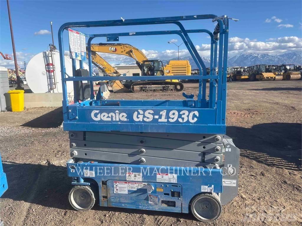 Genie GS1930 Nožnicové zdvíhacie plošiny