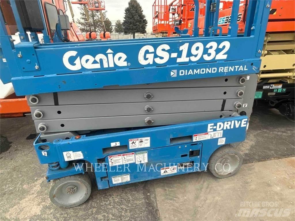 Genie GS1932 Nožnicové zdvíhacie plošiny