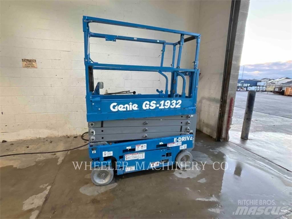 Genie GS1932 Nožnicové zdvíhacie plošiny