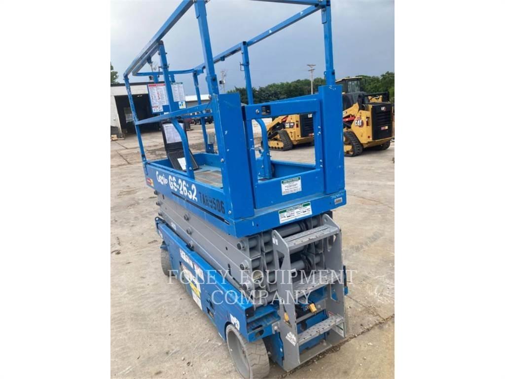 Genie GS2632 Nožnicové zdvíhacie plošiny
