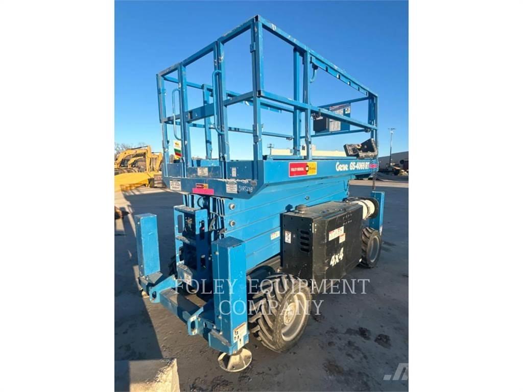 Genie GS4069RTGO Nožnicové zdvíhacie plošiny