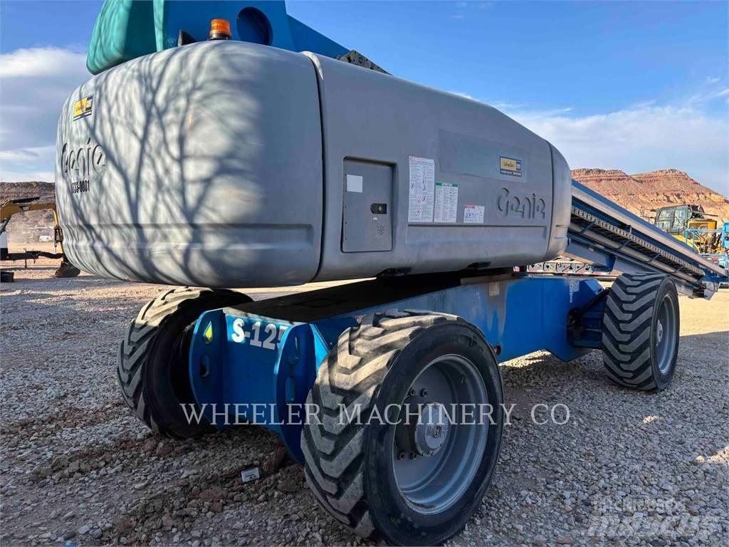 Genie S-125 Kĺbové plošiny