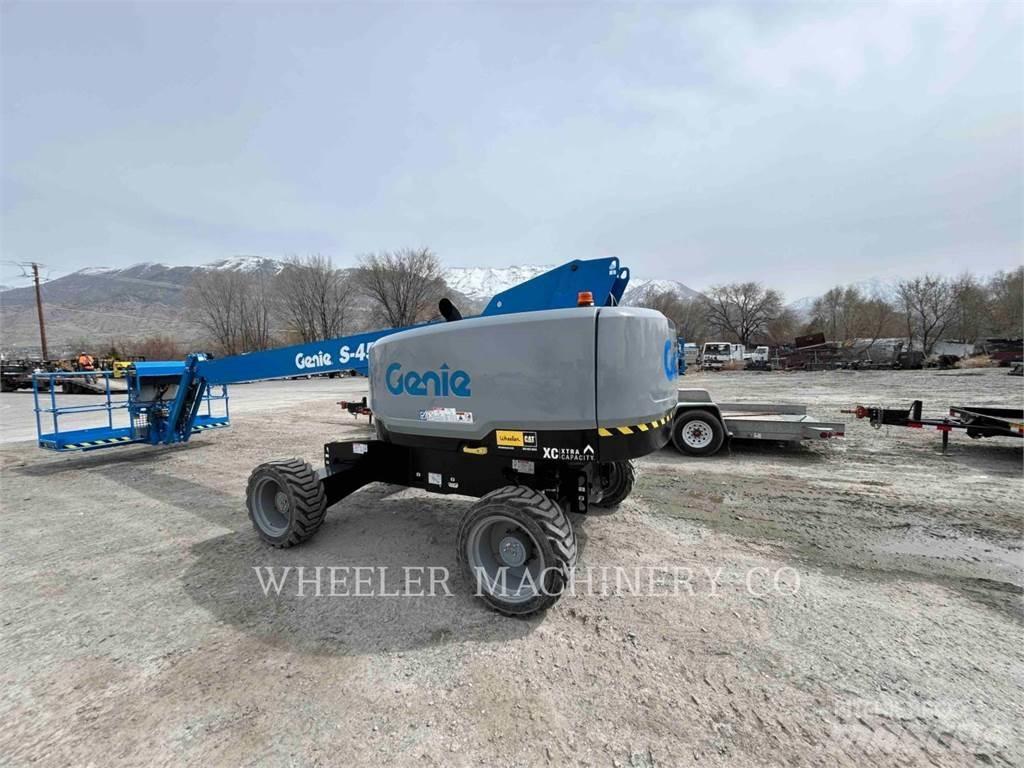 Genie S45XC Kĺbové plošiny
