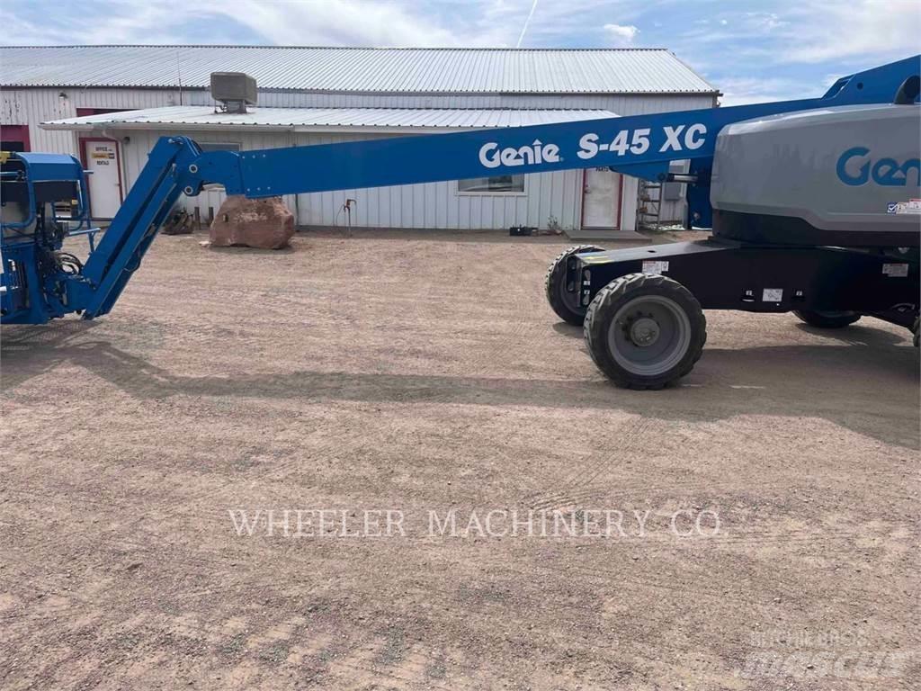 Genie S45XC Kĺbové plošiny