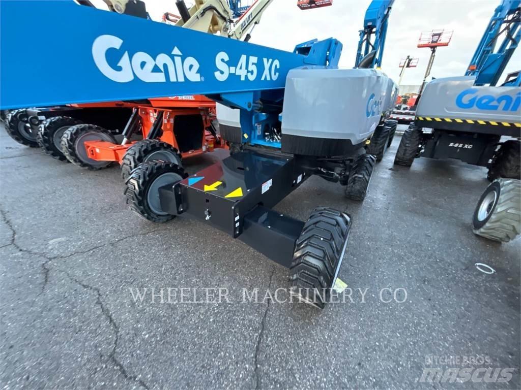 Genie S45XC Kĺbové plošiny
