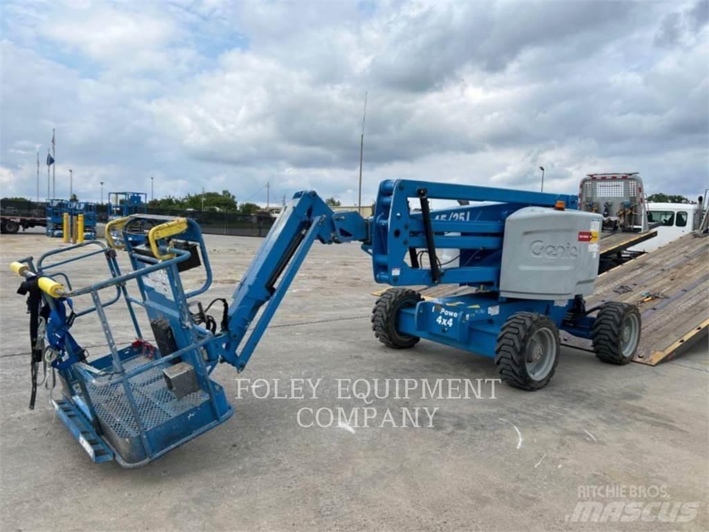 Genie Z45/25JG4 Kĺbové plošiny