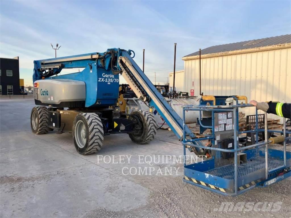 Genie ZX13570D4W Kĺbové plošiny