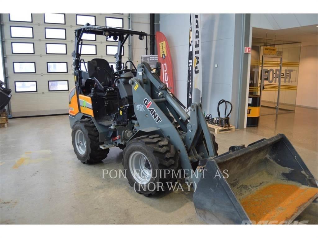 Giant G2200 E Kolesové nakladače