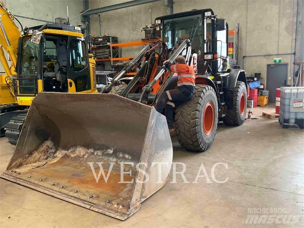 Hitachi ZW180-5B Kolesové nakladače