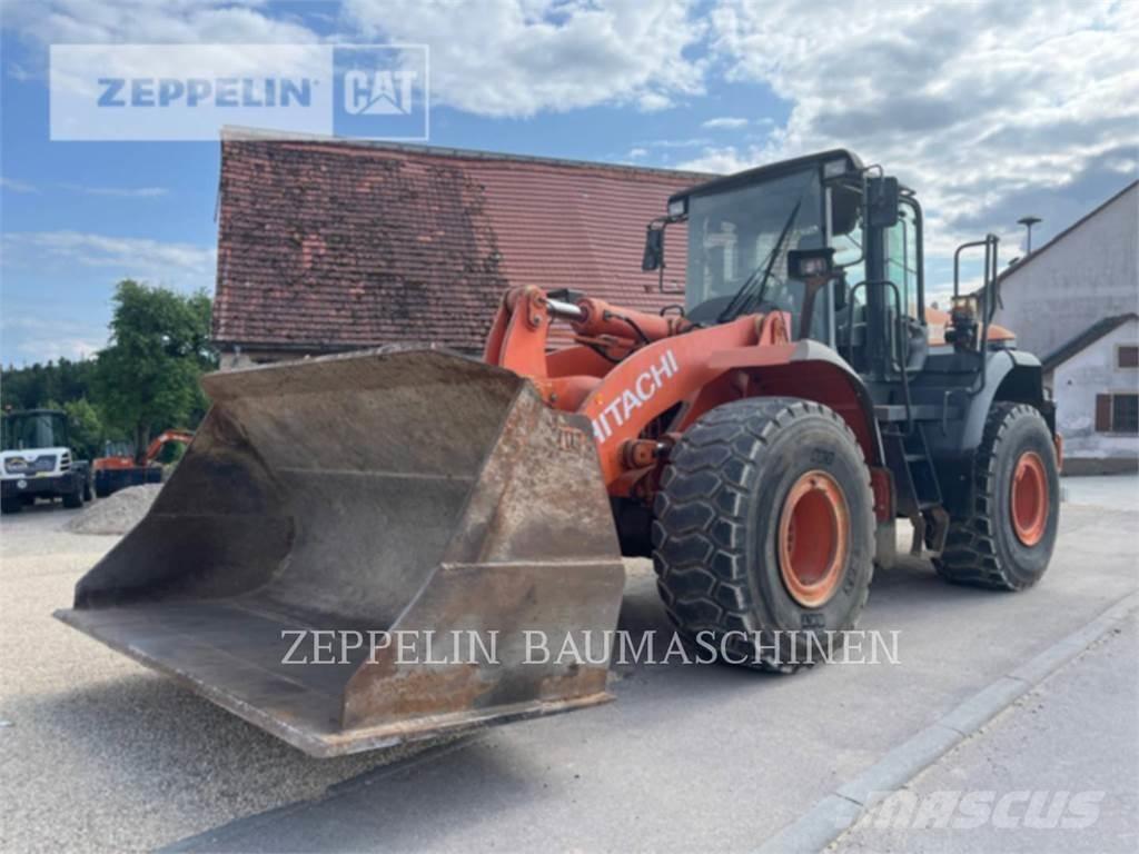 Hitachi ZW220 Kolesové nakladače