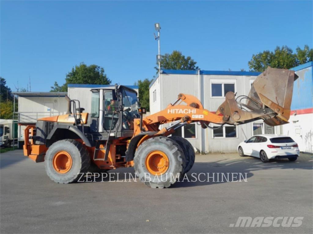 Hitachi ZW250 Kolesové nakladače