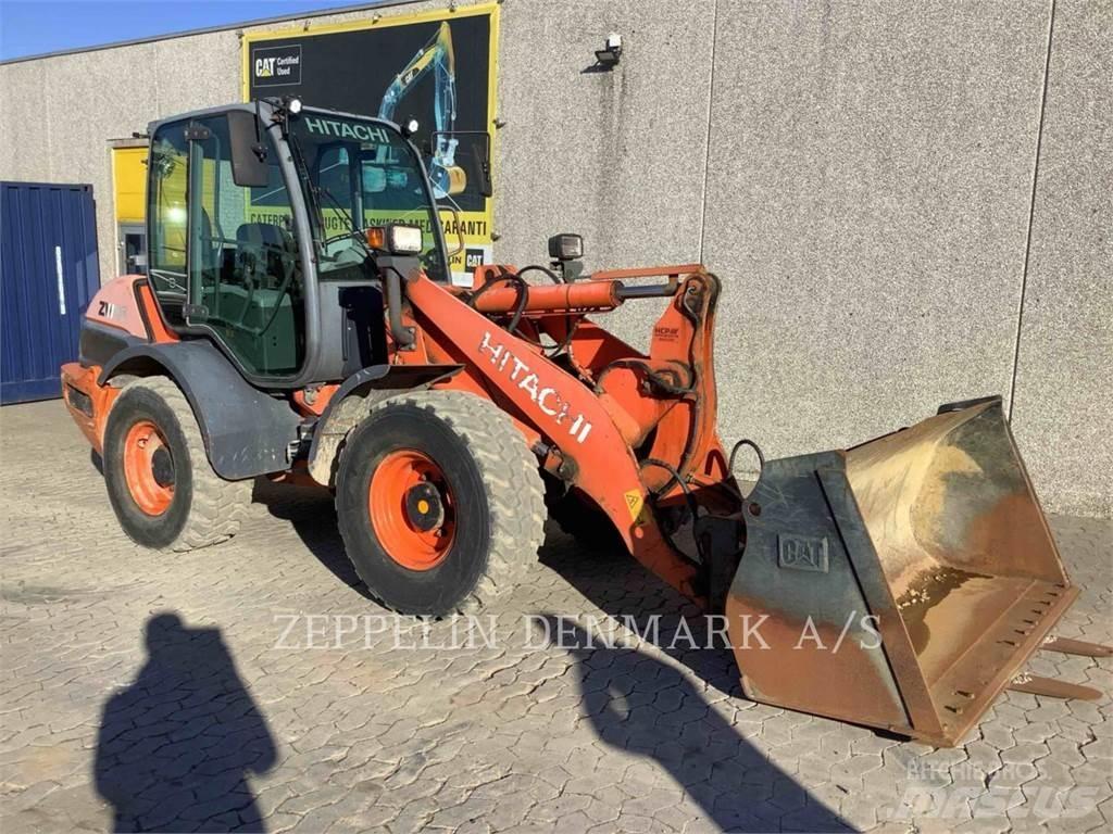 Hitachi ZW95 Kolesové nakladače