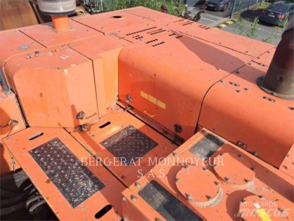 Hitachi ZX 670 45 Pásové rýpadlá