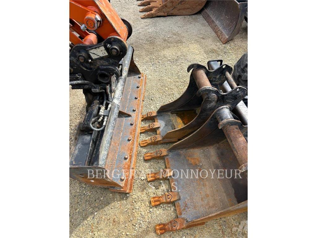 Hitachi ZX26U-6 Pásové rýpadlá