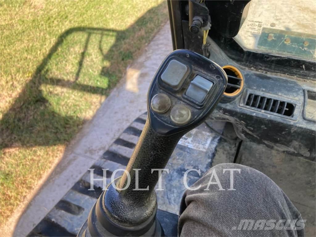 JCB 270T Pásové nakladače