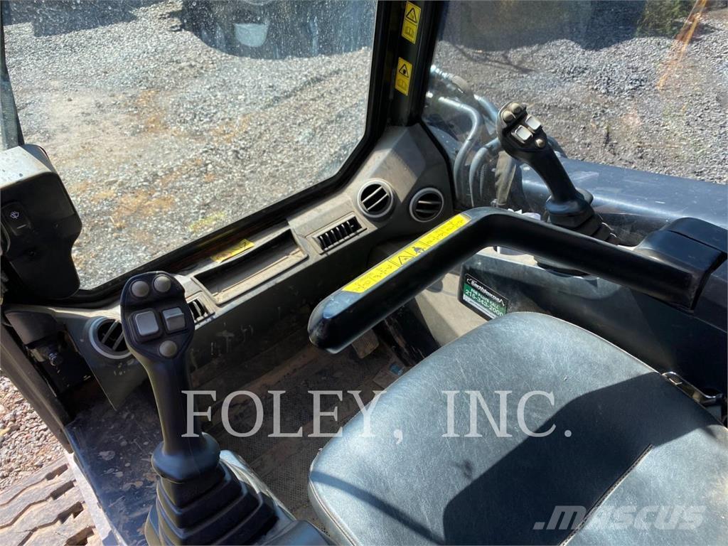 JCB 300TT4 Pásové nakladače