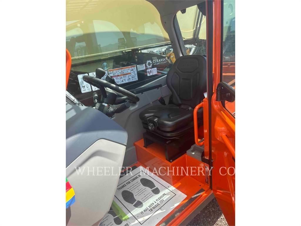 JLG 1055 Teleskopické manipulátory